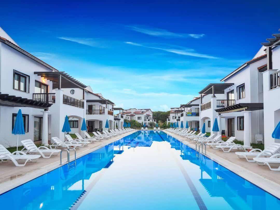 Hotel River