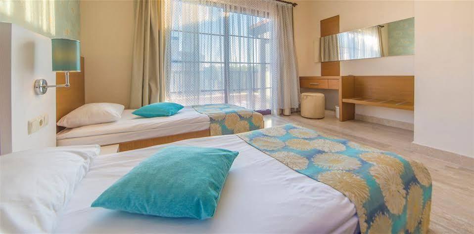 River Hotel 3*